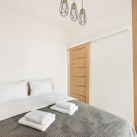 Wola Homely #106 By Bookinghost Varsovia